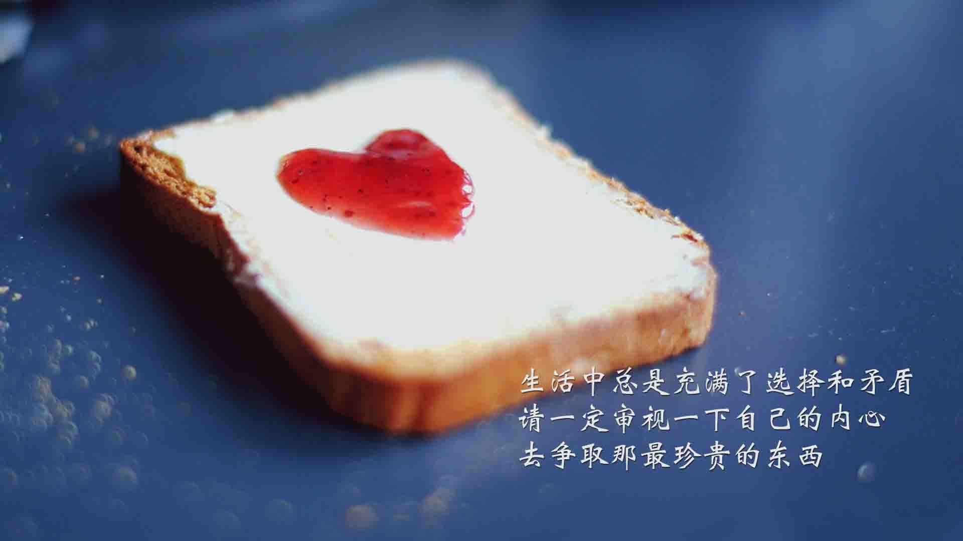 英格兰赛后全队谢场致敬球迷,英格兰队员光速摘下奖牌