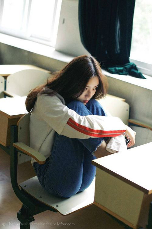 “新加坡泳池见证泳坛巨星！2025世界游泳锦标赛激烈开赛”